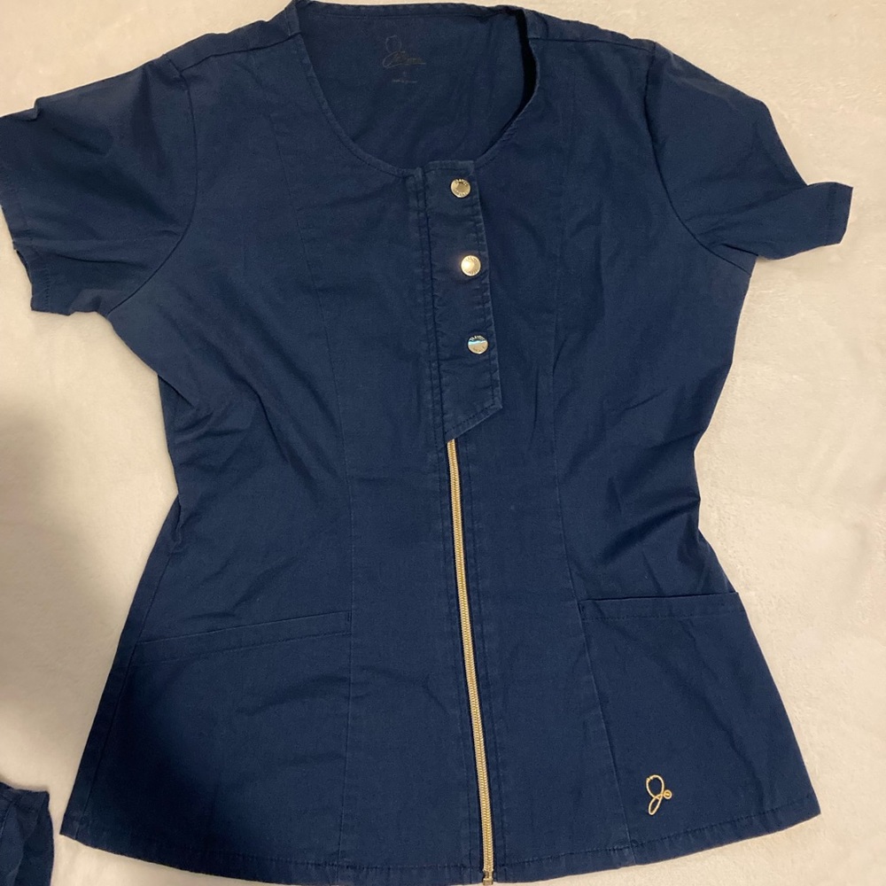 Jaanuu Scrub Top